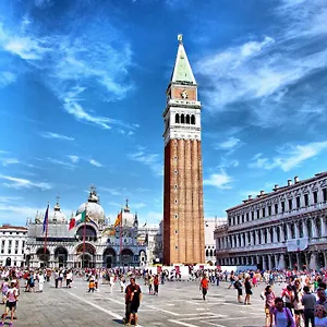 Raggio Di Sole Dietro Piazza San Marco Ferienhaus Venedig